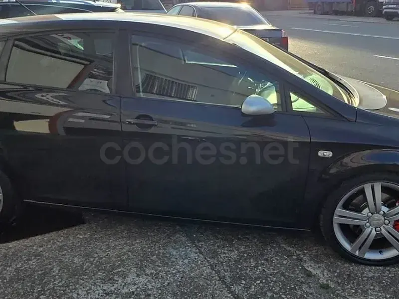 Usado Seat Leon FR 170 CV (125 kW) 2009 Negro Utilitario