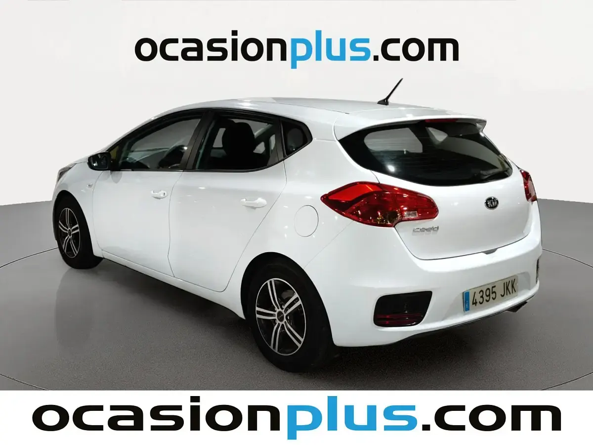 Usado Kia Ceed 100 CV (73 kW) 2015 Blanco Utilitario