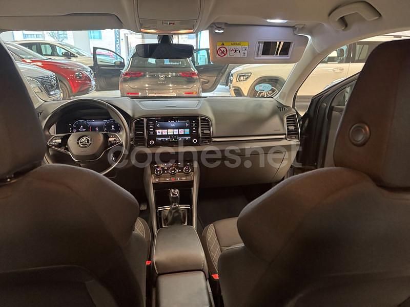 Usado Skoda Karoq Ambition 150 CV (110 kW) 2022 Gris / plata SUV