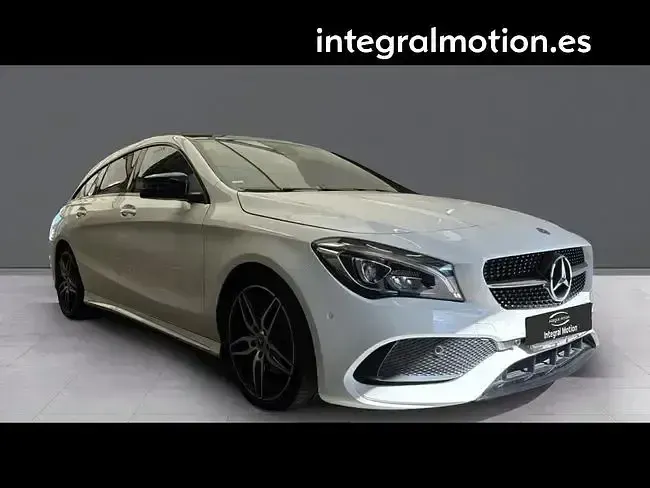 Usado Mercedes CLA180 Shooting Brake 136 CV (100 kW) 2019 Gris Familiar