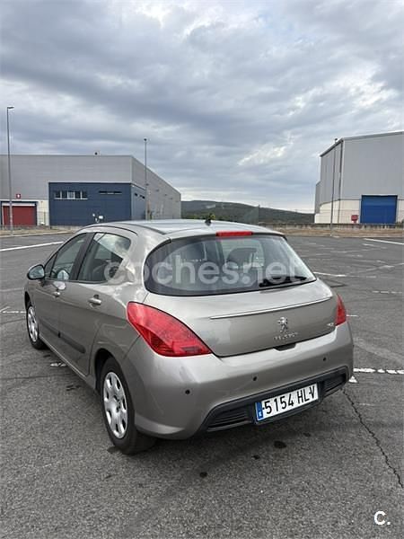 Usado Peugeot 308 Access 98 CV (72 kW) 2012 Beige Berlina
