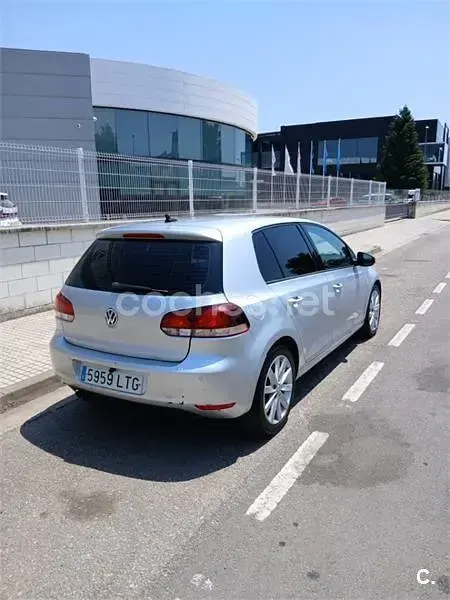 Usado VW Golf VI Highline 140 CV (102 kW) 2009 Gris / plata Utilitario