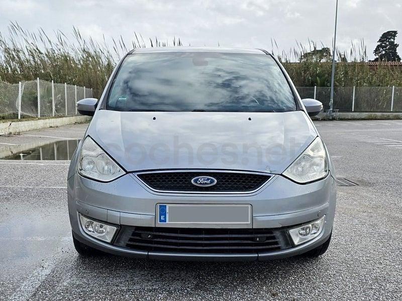 Usado Ford Galaxy Ghia 140 CV (102 kW) 2008 Gris / plata Monovolumen