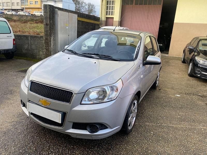 Gris Usado 2009 Chevrolet Aveo LS Utilitario | 3500 € (Precio justo) - Imagen 1/4