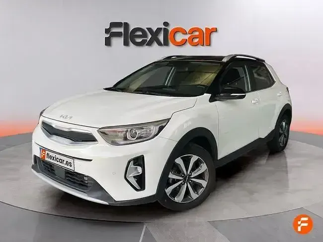 Usado Kia Stonic 100 CV (73 kW) 2021 Blanco SUV
