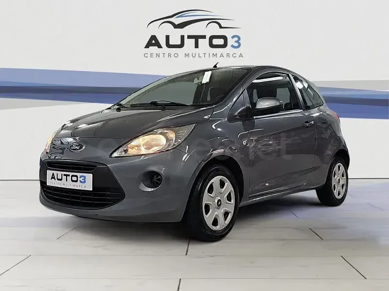 Usado Ford Ka Trend 69 CV (50 kW) 2010 Gris / plata Utilitario