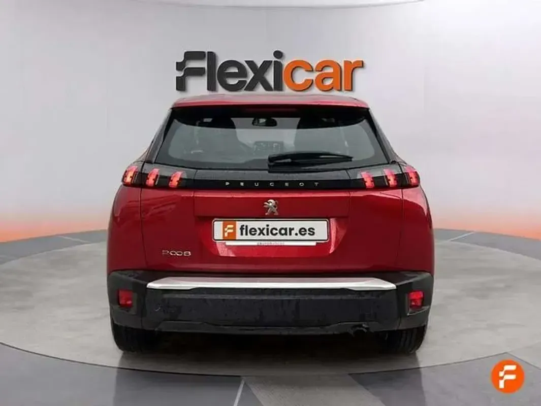 Usado Peugeot 2008 Active 101 CV (74 kW) 2021 Rojo SUV