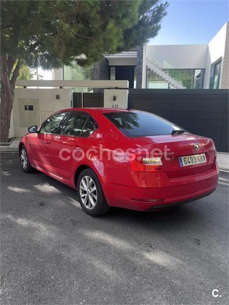 Rojo Usado 2018 Skoda Octavia Active Berlina | 11.300 € (Un poco caro) - Imagen 1/4