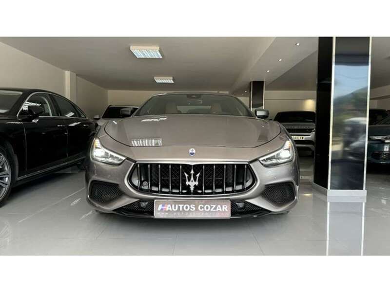 Gris Usado 2022 Maserati Ghibli GT Coupe | 54.900 € - Imagen 1/4