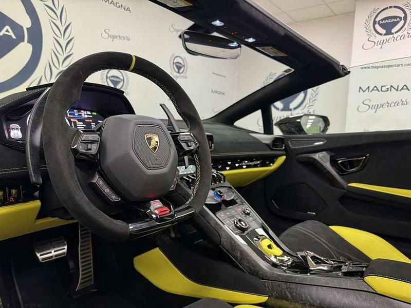 Usado Lamborghini Huracán 639 CV (469 kW) 2018 Amarillo Descapotable