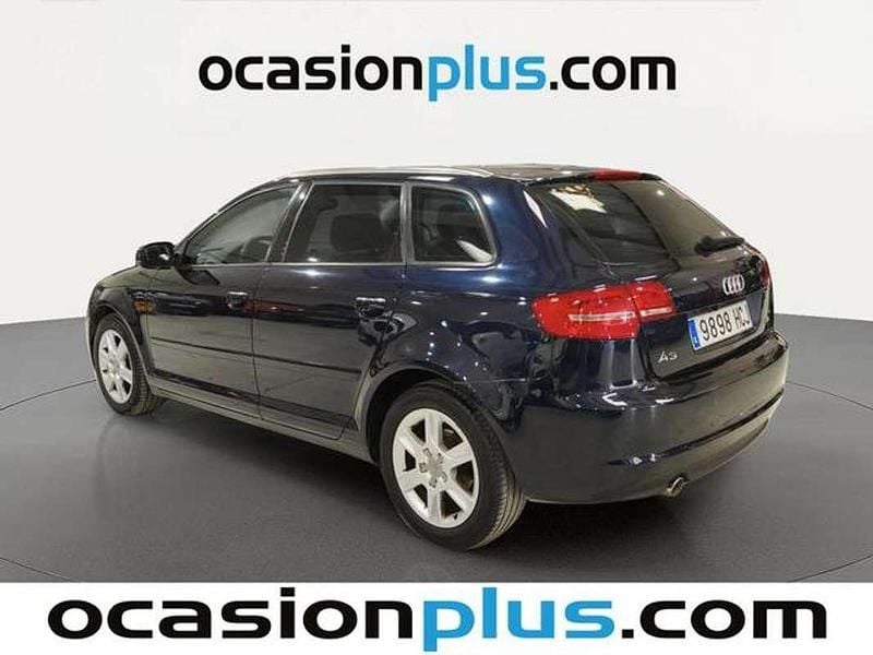 Usado Audi A3 Sportback Attraction 105 CV (77 kW) 2011 Azul Utilitario