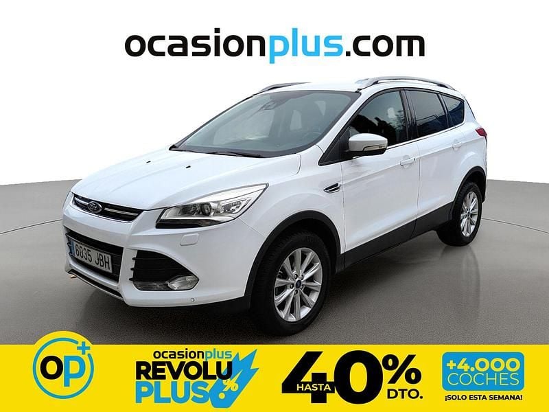 Usado Ford Kuga Titanium 150 CV (110 kW) 2014 Blanco SUV