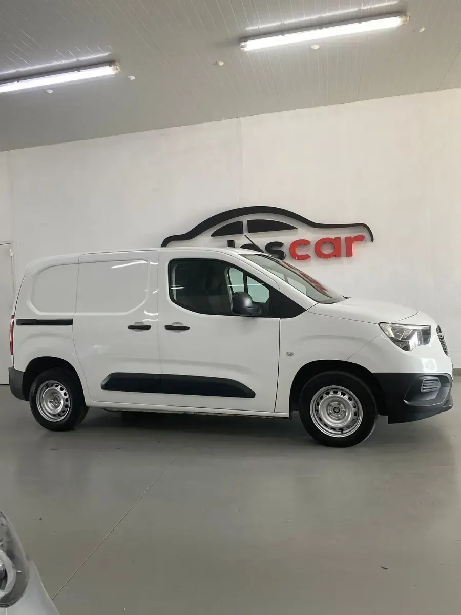 Usado Opel Combo 100 CV (73 kW) 2020 Blanco Monovolumen