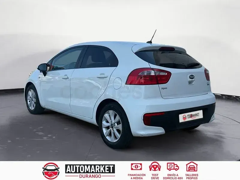 Usado Kia Rio 75 CV (55 kW) 2016 Blanco Utilitario