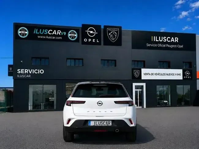 Usado Opel Mokka GS Line 110 CV (80 kW) 2021 Blanco alpino techo negro SUV