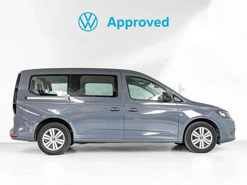 Usado VW Caddy Maxi 116 CV (85 kW) 2025 Gris / plata Monovolumen