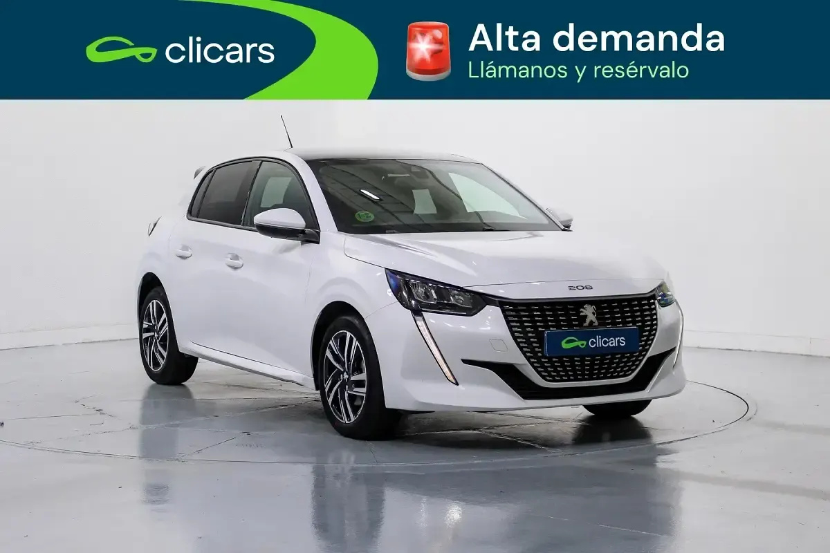 Usado Peugeot 208 Allure 100 CV (73 kW) 2021 Blanco Utilitario