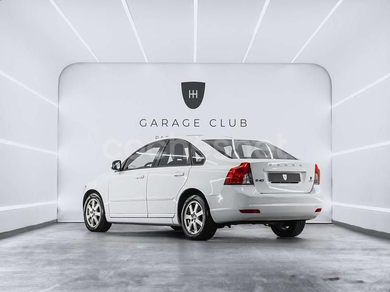 Usado Volvo S40 Momentum 136 CV (100 kW) 2010 Blanco Berlina