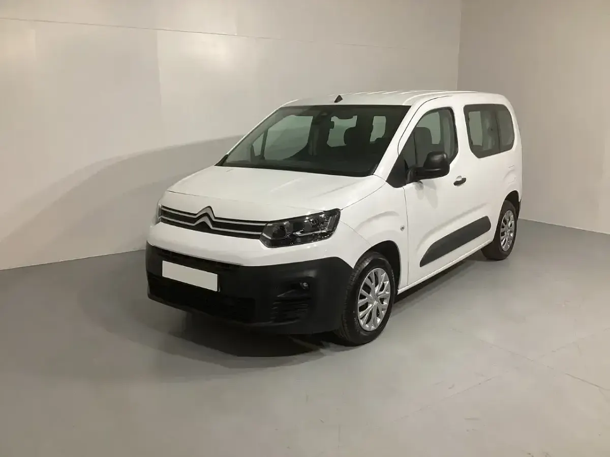 Usado Citroën Berlingo Live 102 CV (75 kW) 2022 Blanco Monovolumen