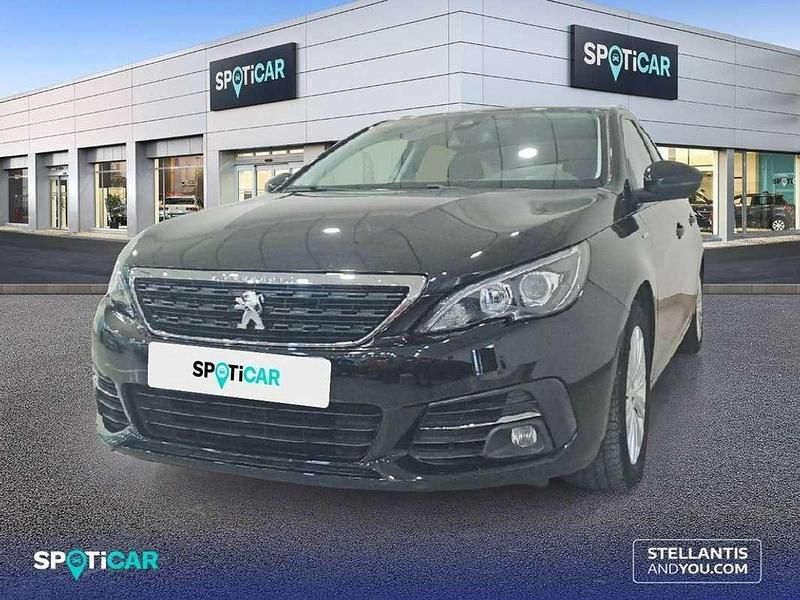 Usado Peugeot 308 SW Style 131 CV (96 kW) 2020 Negro Familiar