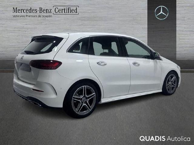 Usado Mercedes B200 AMG line 150 CV (110 kW) 2025 Blanco polar Monovolumen