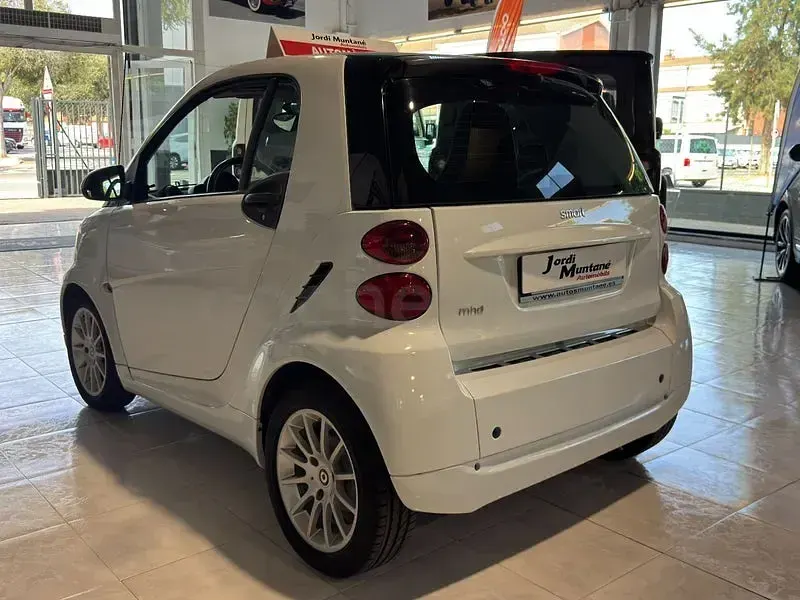 Usado Smart ForTwo Cabrio Passion 71 CV (52 kW) 2011 Blanco Descapotable