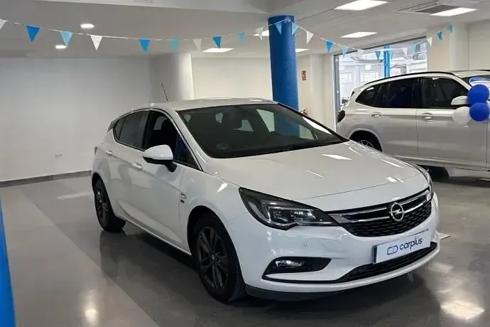 Usado Opel Astra S 110 CV (80 kW) 2019