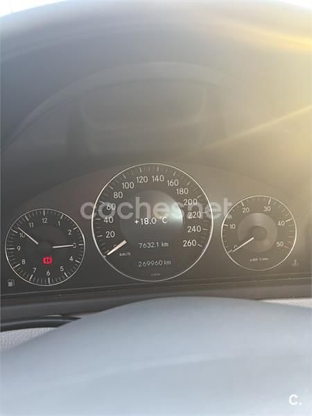 Usado Mercedes CLK270 Avantgarde 170 CV (125 kW) 2004 Gris / plata Coupe