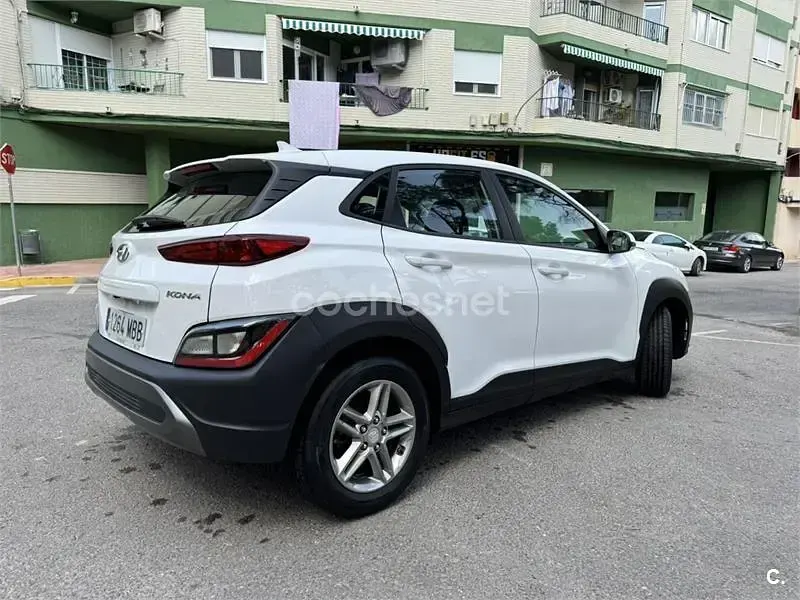 Usado Hyundai Kona 120 HP (88 kW) 2022 Branco SUV