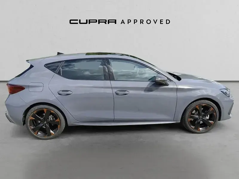 Usado Cupra Leon 204 CV (150 kW) 2025 Gris / plata Berlina