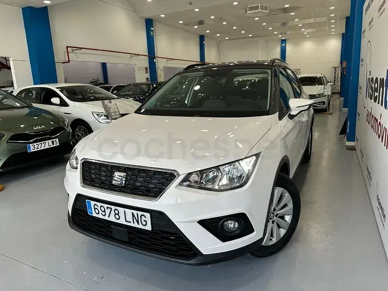 Usado Seat Arona Style 110 CV (80 kW) 2021 Blanco SUV