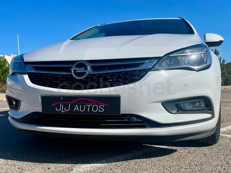 Usado Opel Astra Dynamic 110 CV (80 kW) 2016 Blanco Berlina