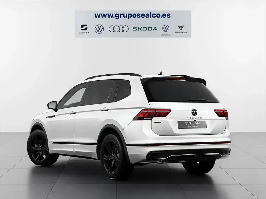 Begagnad VW Tiguan Allspace R-line 150 HK (110 kW) 2024 Vit SUV