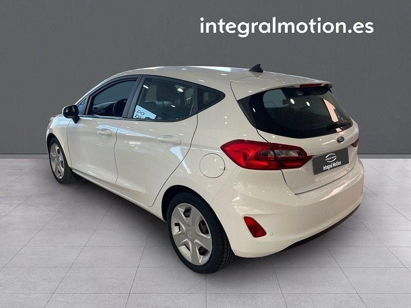 Usado Ford Fiesta Trend 74 CV (54 kW) 2020 Blanco Utilitario