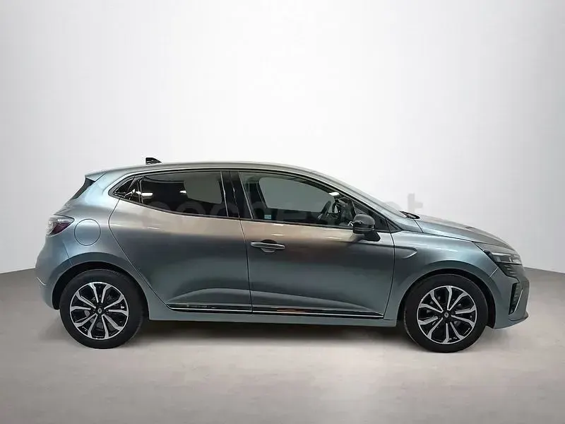 Usado Renault Clio V Techno 90 CV (66 kW) 2025 Gris Berlina