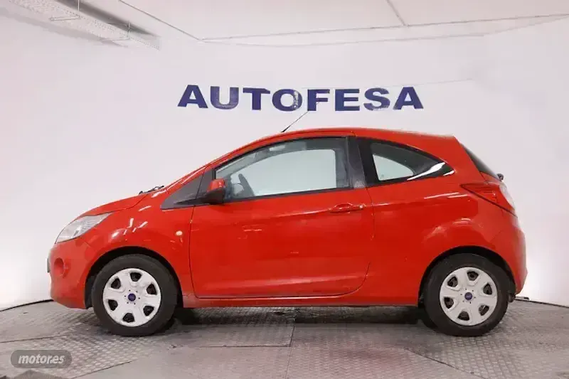 Usado Ford Ka 69 CV (50 kW) 2015 Rojo Utilitario