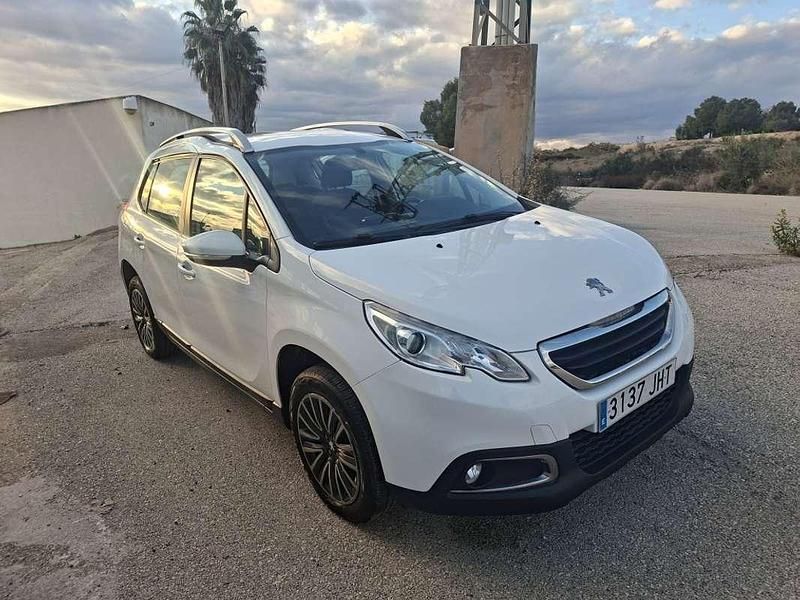 Usado Peugeot 2008 Access 82 CV (60 kW) 2015 Blanco SUV