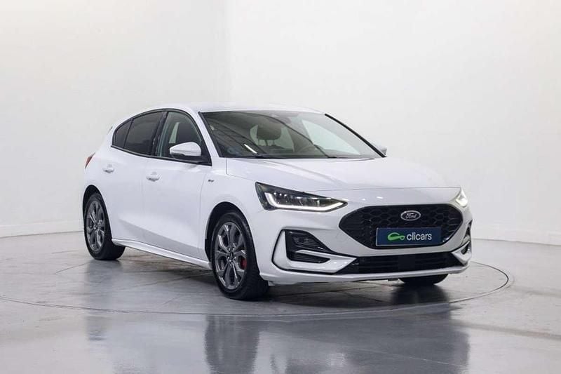 Usado Ford Focus ST-Line 125 CV (91 kW) 2022 Blanco Utilitario
