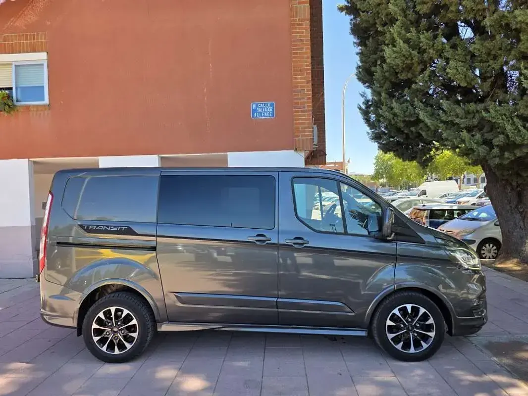 Usado Ford Transit Custom Trend 170 CV (125 kW) 2018 Gris Familiar