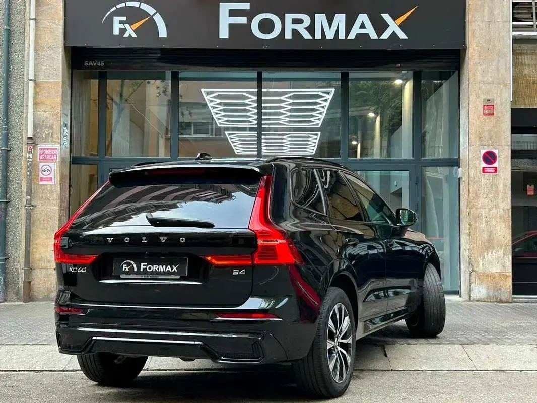 Usado Volvo XC60 Plus 197 CV (144 kW) 2023 Negro SUV