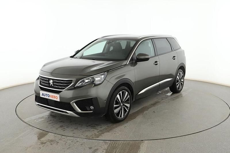 Usado Peugeot 5008 Allure 130 CV (95 kW) 2020 Gris SUV