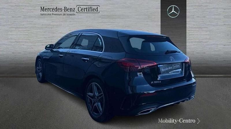 Usado Mercedes A180 109 CV (80 kW) 2024 Negro Utilitario