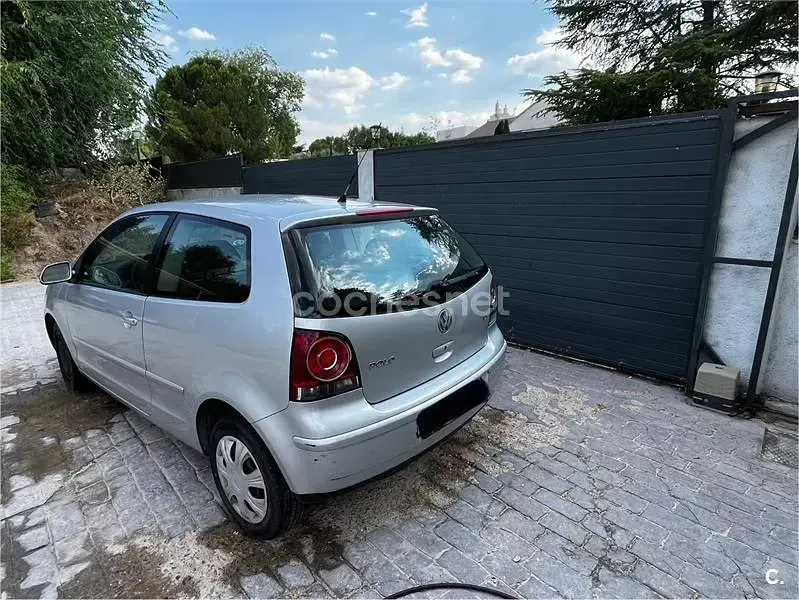 Usado VW Polo Match 70 CV (51 kW) 2007 Gris / plata Utilitario