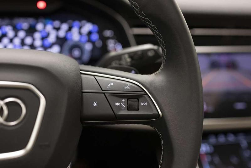 Begagnad Audi Q7 Advanced 231 HK (169 kW) 2024 Grå SUV