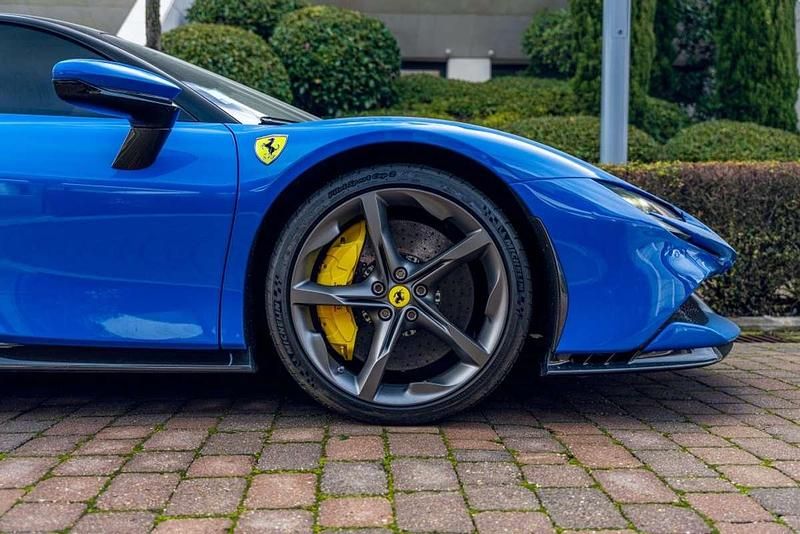 Usado Ferrari SF90 1001 CV (736 kW) 2024 Azul Coupe