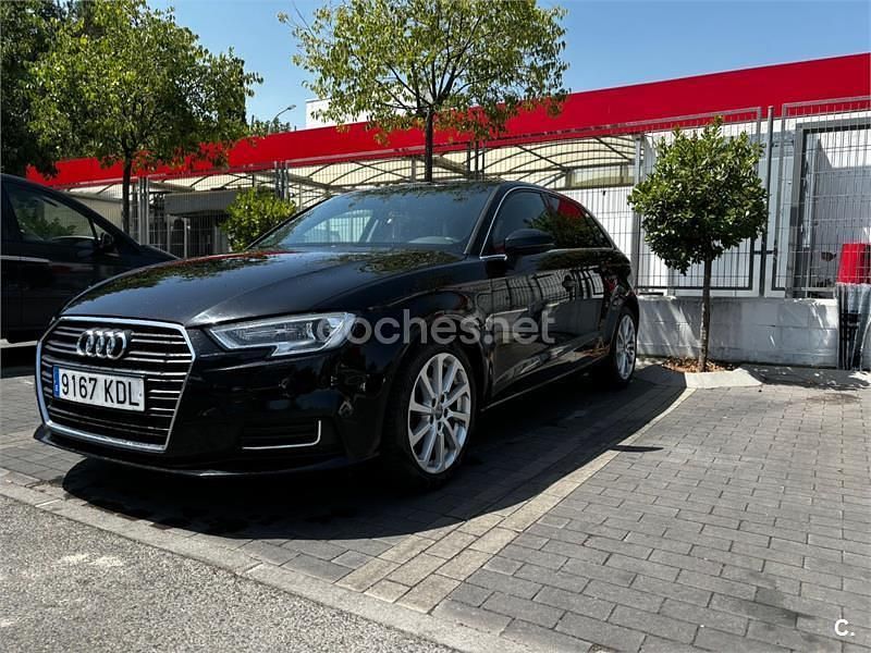 Usado Audi A3 Design 116 CV (85 kW) 2017 Negro Berlina