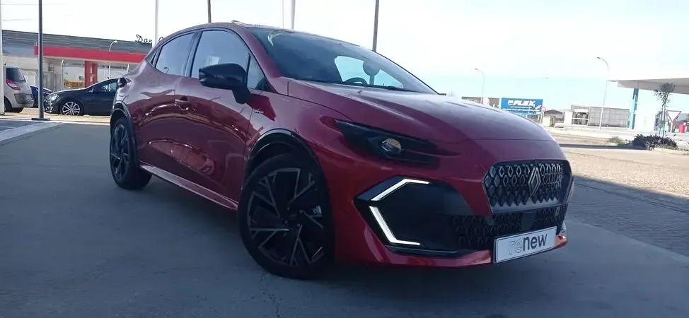 Usado Renault Clio V Techno 115 CV (84 kW) 2025 Rojo Berlina