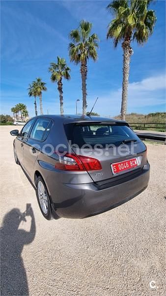 Usado Peugeot 308 Allure 110 CV (80 kW) 2020 Gris / plata Berlina