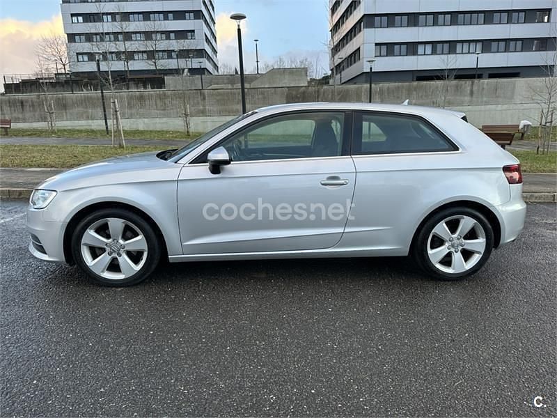 Usado Audi A3 Ambiente 125 CV (91 kW) 2012 Gris / plata Utilitario