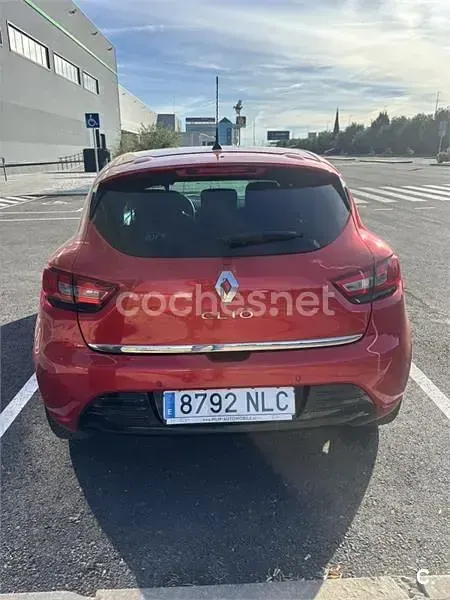 Usado Renault Clio IV LIMITED 76 CV (55 kW) 2019 Rojo Berlina